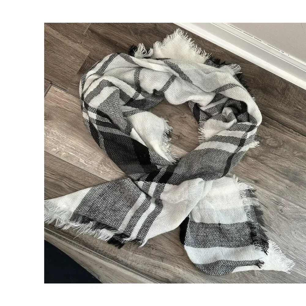 Plaid Blanket Scarf Flannel White Black 52